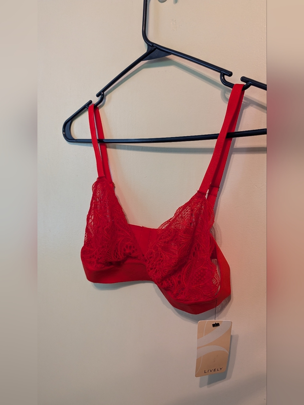 Lively Scarlet Lace No Underwire Bra NWT Bralette